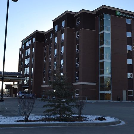 Holiday Inn Express & Suites Cold Lake By Ihg Zewnętrze zdjęcie