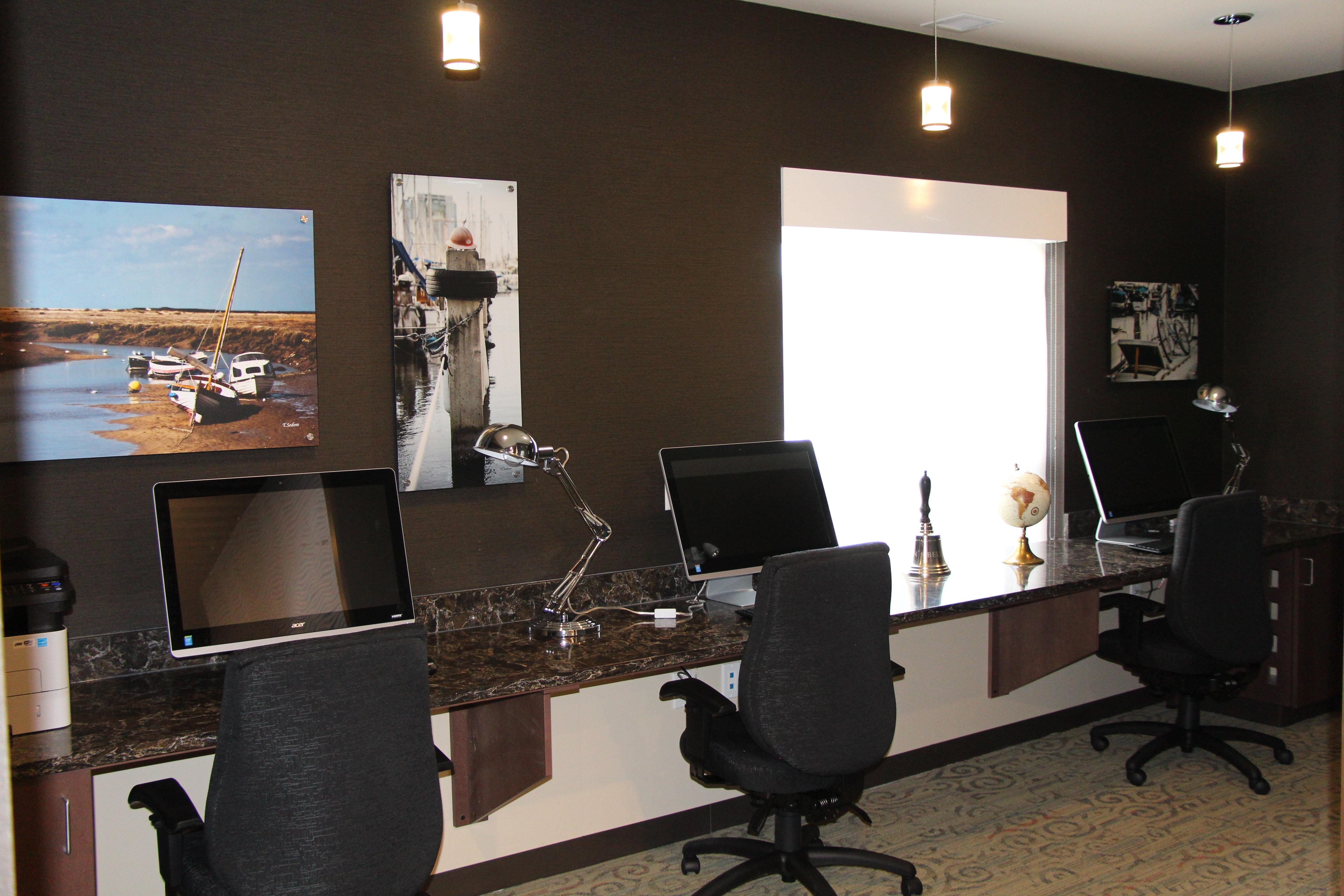 Holiday Inn Express & Suites Cold Lake By Ihg Zewnętrze zdjęcie