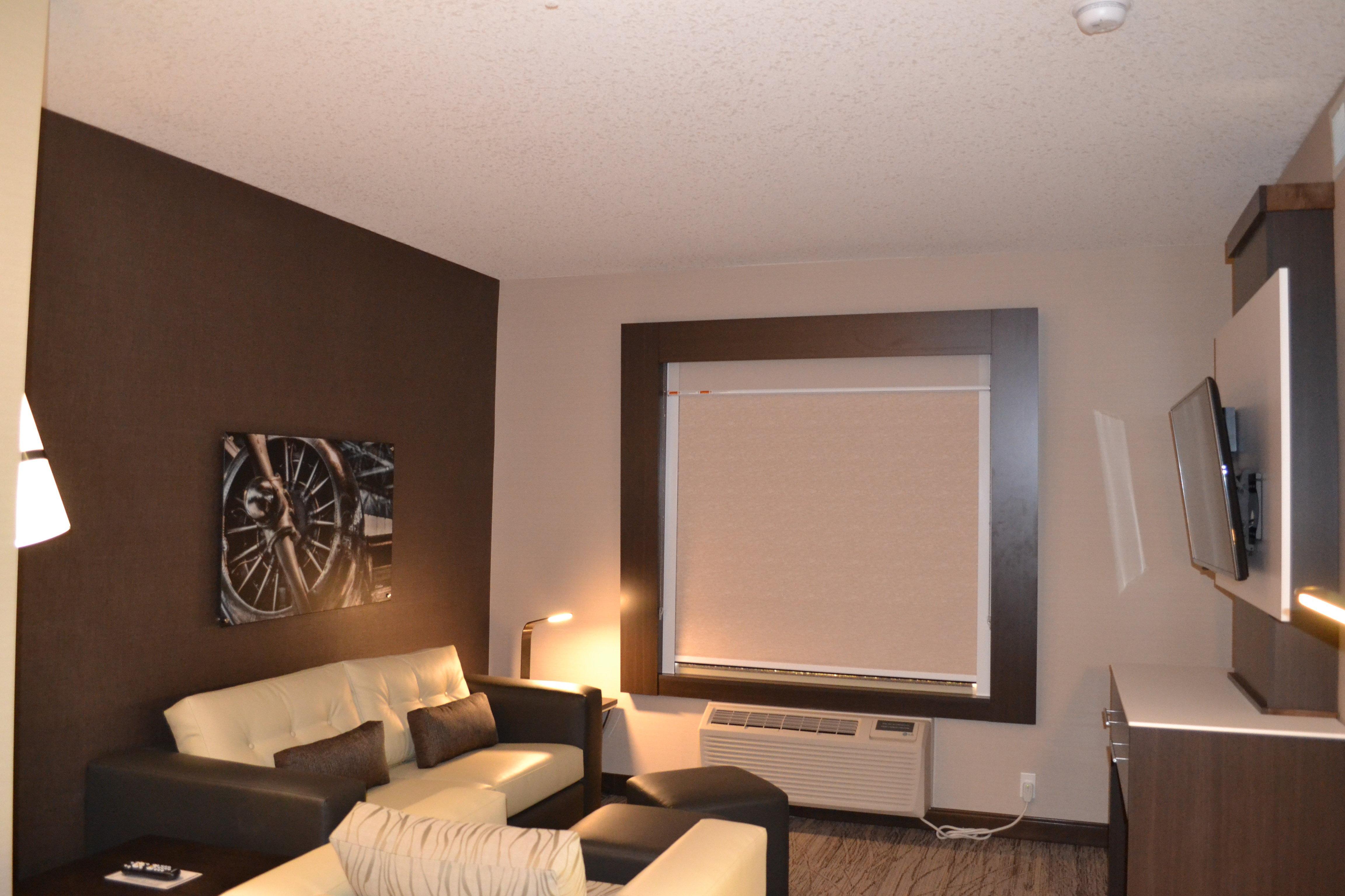 Holiday Inn Express & Suites Cold Lake By Ihg Zewnętrze zdjęcie