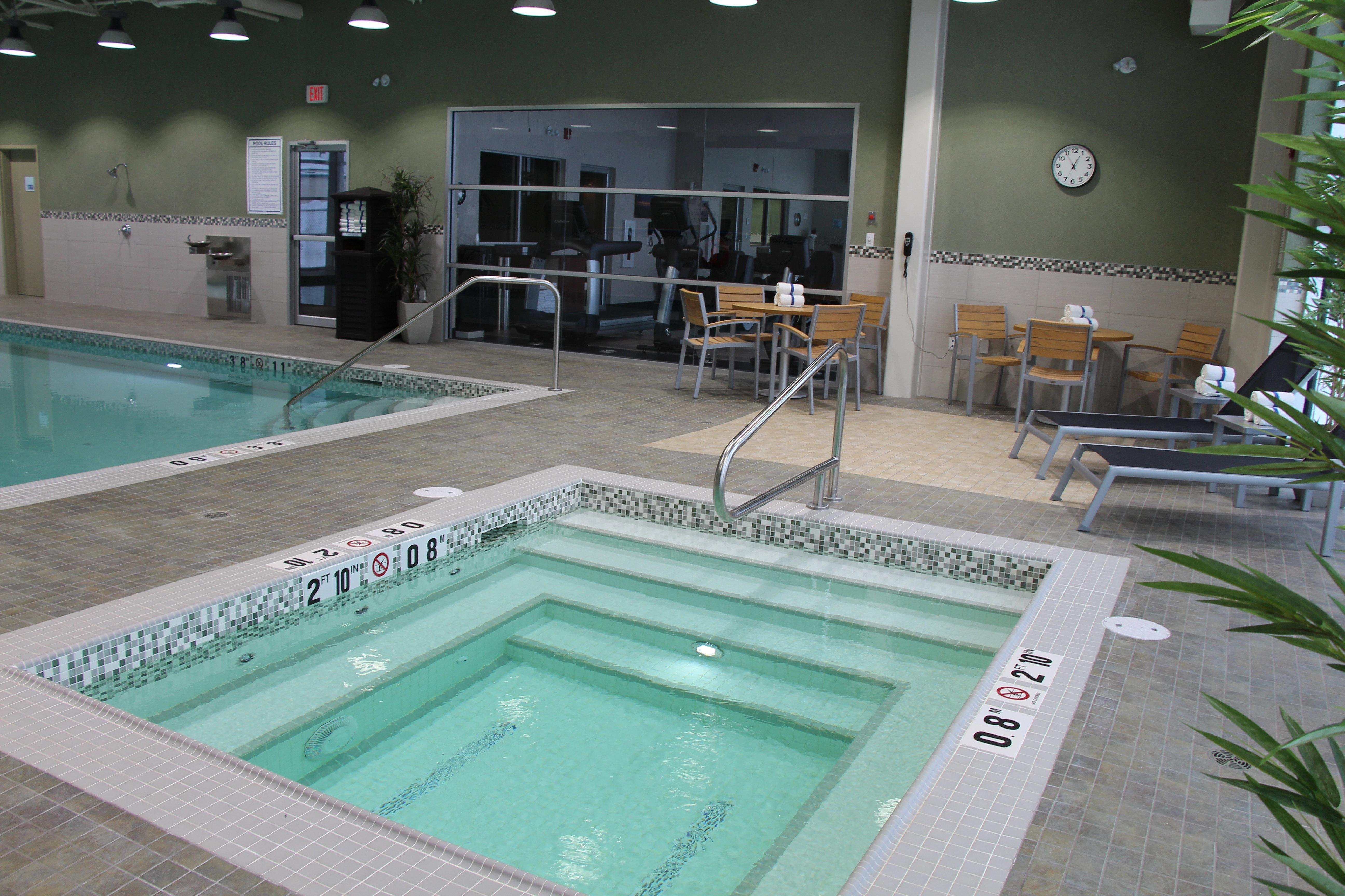 Holiday Inn Express & Suites Cold Lake By Ihg Zewnętrze zdjęcie