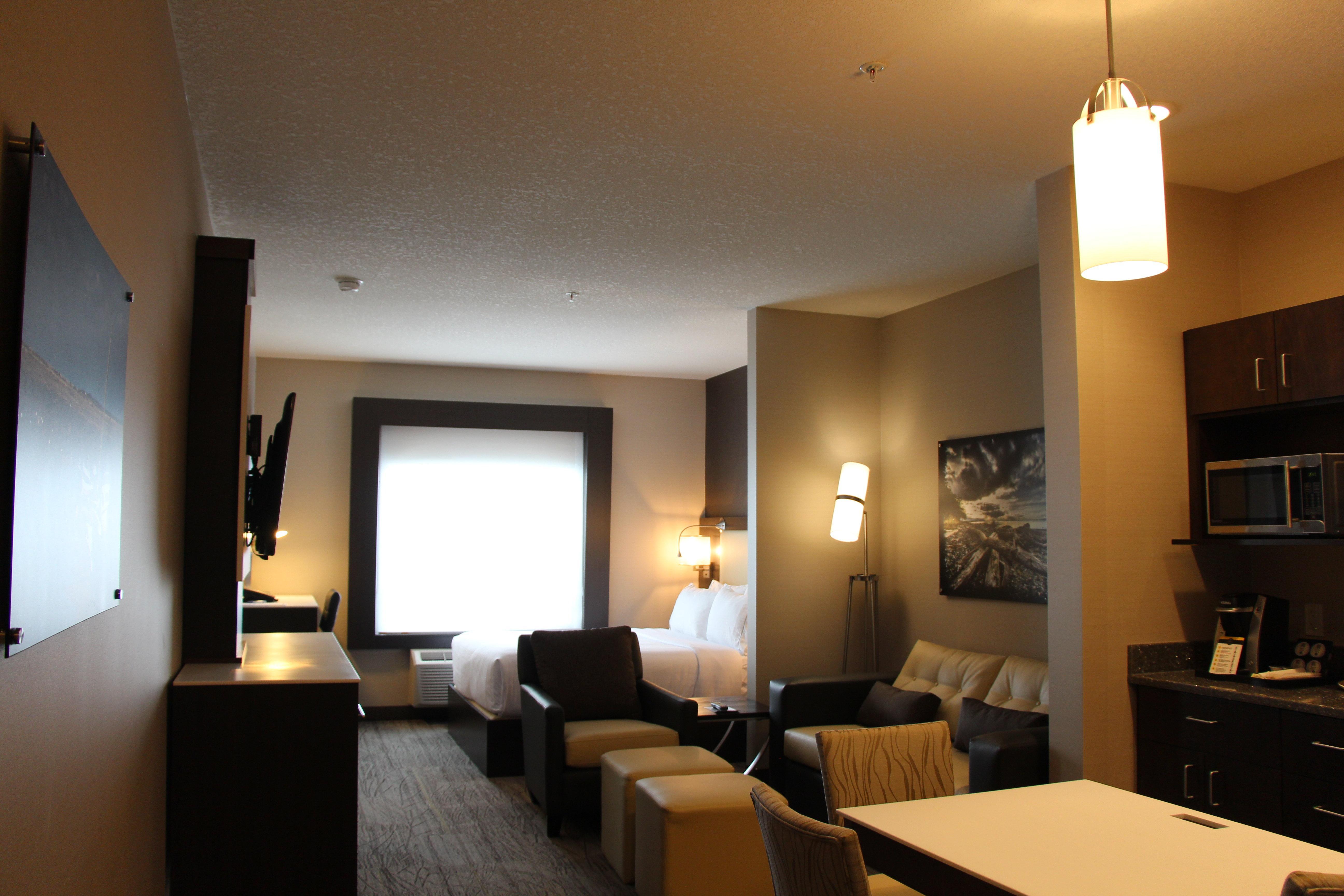 Holiday Inn Express & Suites Cold Lake By Ihg Zewnętrze zdjęcie