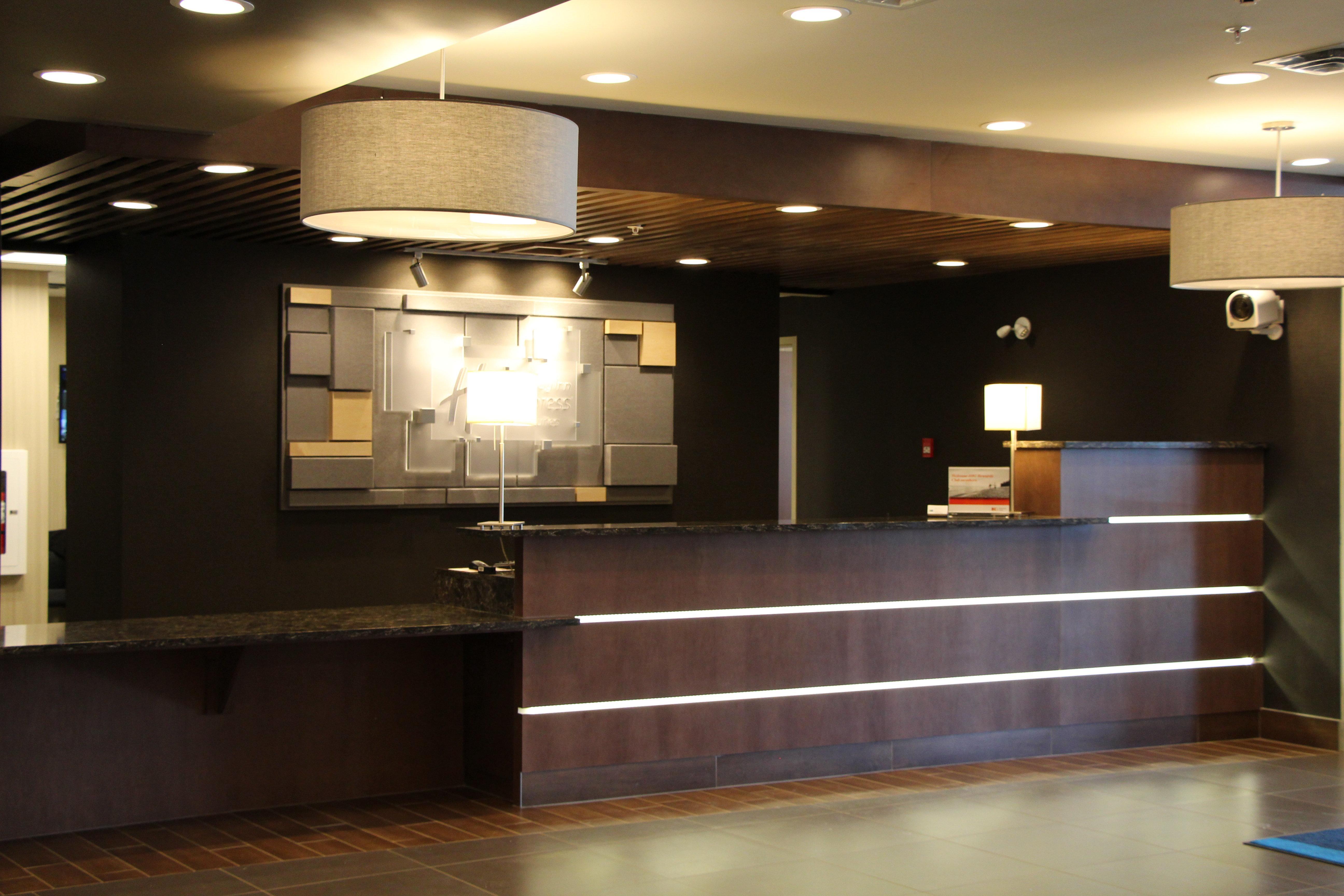 Holiday Inn Express & Suites Cold Lake By Ihg Zewnętrze zdjęcie