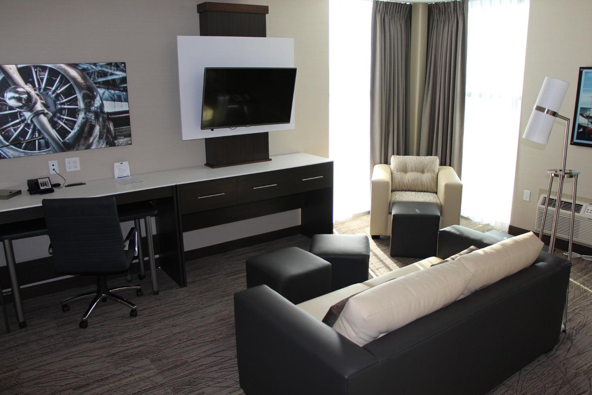 Holiday Inn Express & Suites Cold Lake By Ihg Zewnętrze zdjęcie