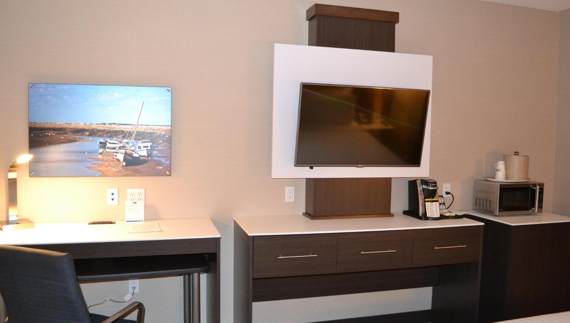 Holiday Inn Express & Suites Cold Lake By Ihg Zewnętrze zdjęcie
