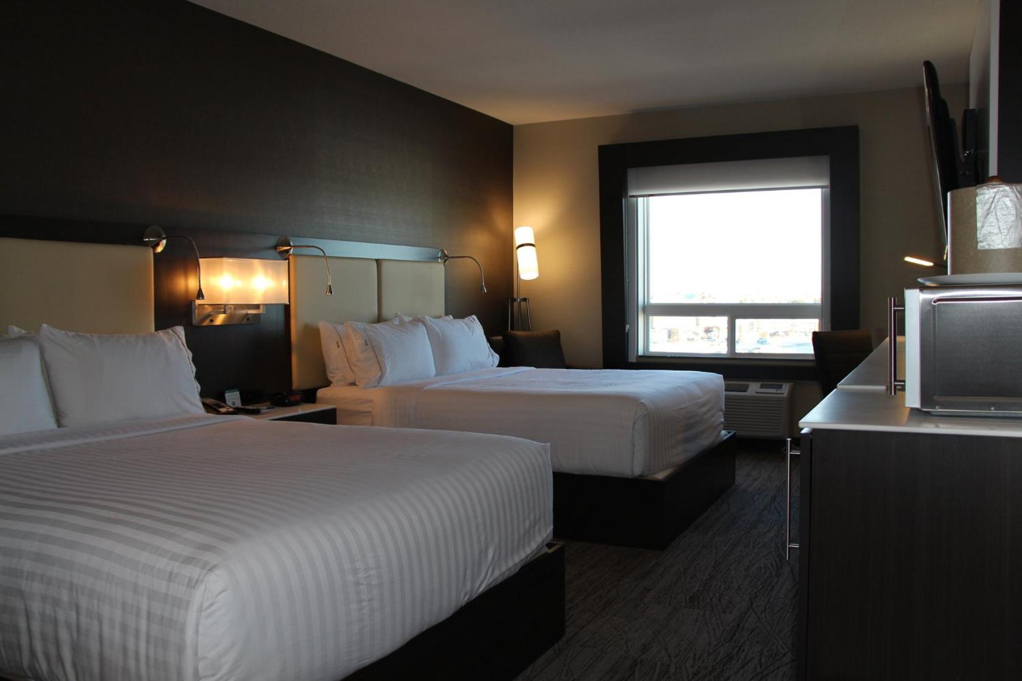 Holiday Inn Express & Suites Cold Lake By Ihg Zewnętrze zdjęcie
