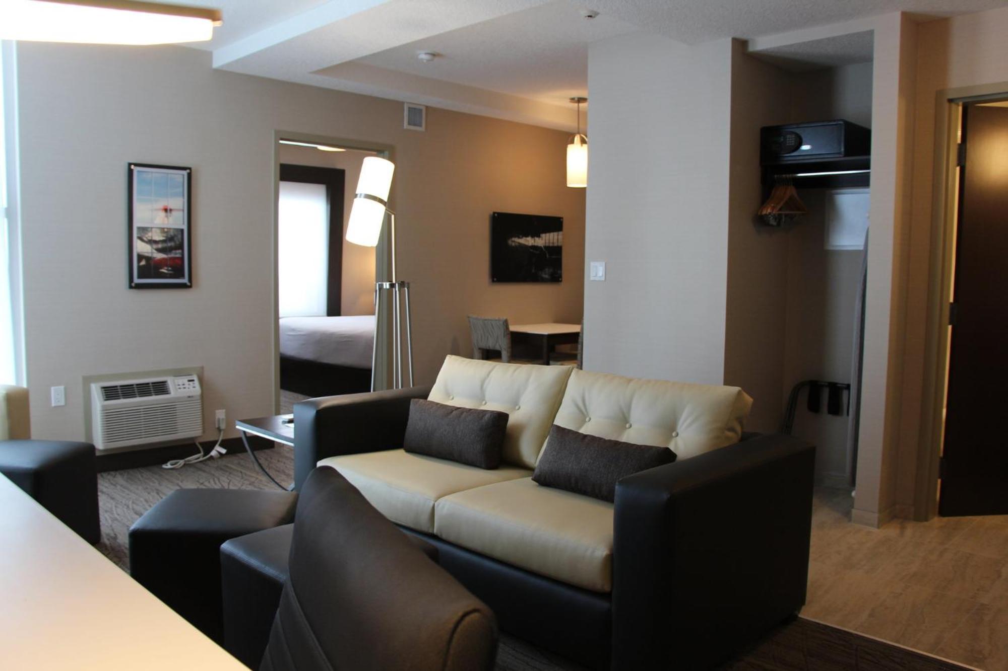 Holiday Inn Express & Suites Cold Lake By Ihg Zewnętrze zdjęcie