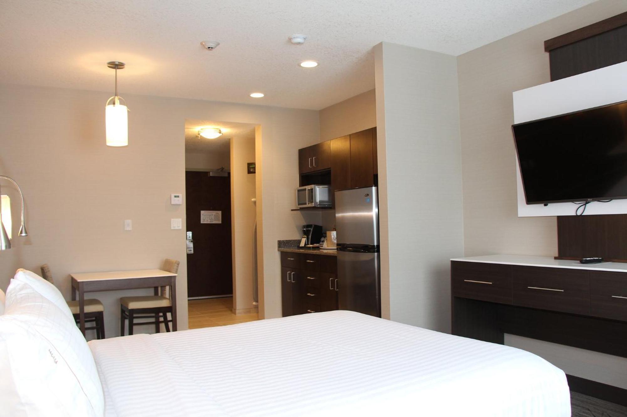 Holiday Inn Express & Suites Cold Lake By Ihg Zewnętrze zdjęcie