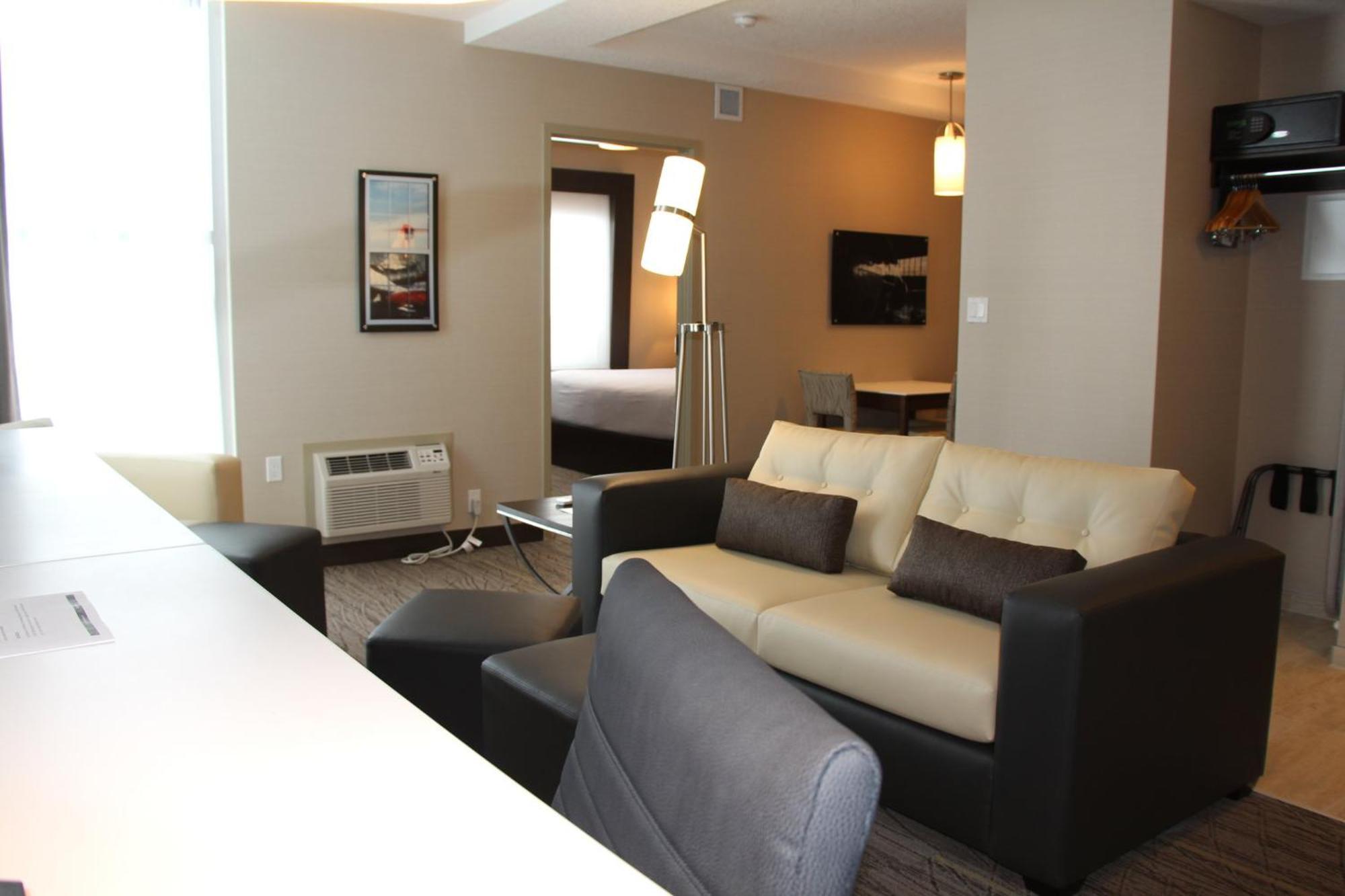 Holiday Inn Express & Suites Cold Lake By Ihg Zewnętrze zdjęcie