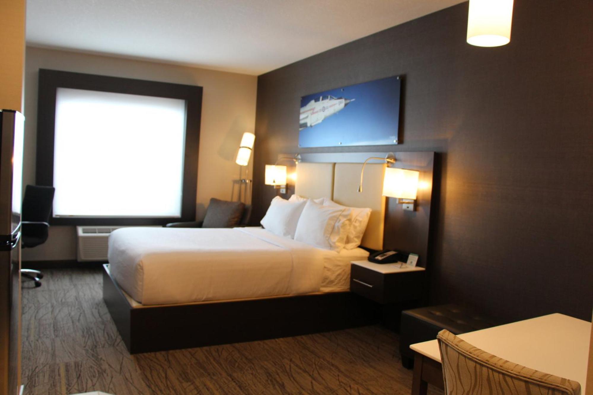 Holiday Inn Express & Suites Cold Lake By Ihg Zewnętrze zdjęcie